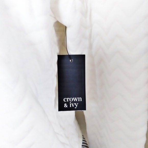 Crown & Ivy Quilted Layered Look Sweatshirt Top - Picture 6 of 8